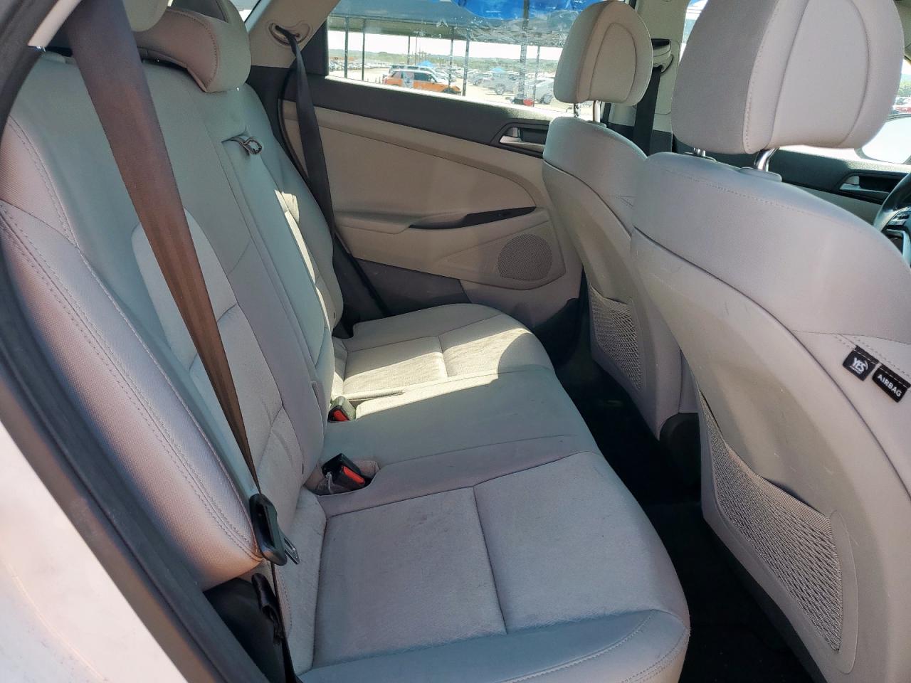 KM8J33AL9JU827345 2018 Hyundai Tucson Sport