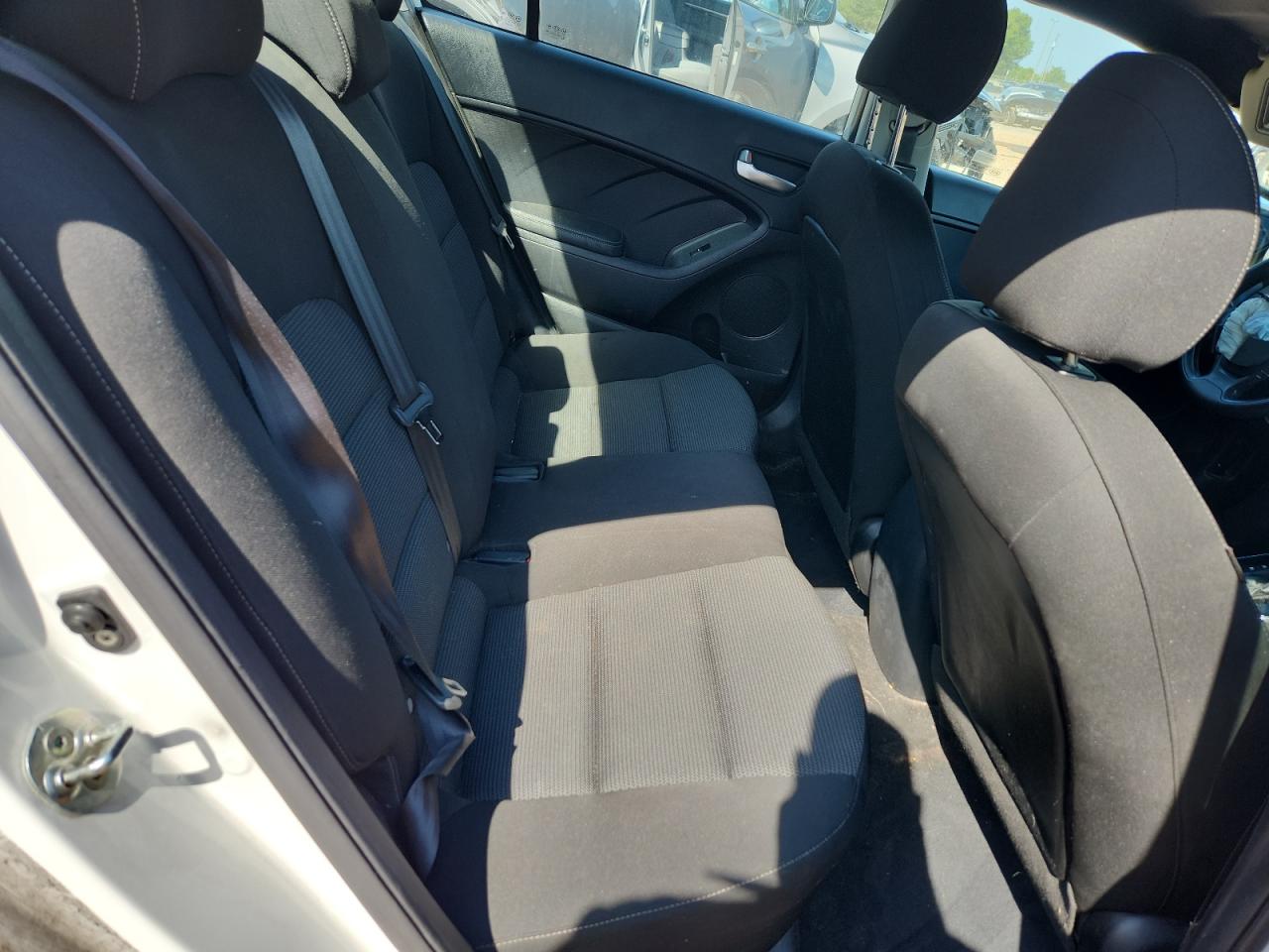 2017 Kia Forte Lx VIN: 3KPFK4A75HE039659 Lot: 70317805