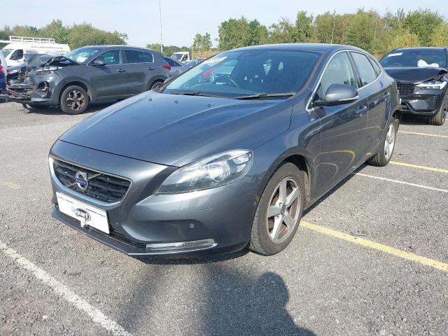 2014 VOLVO V40 SE D2 