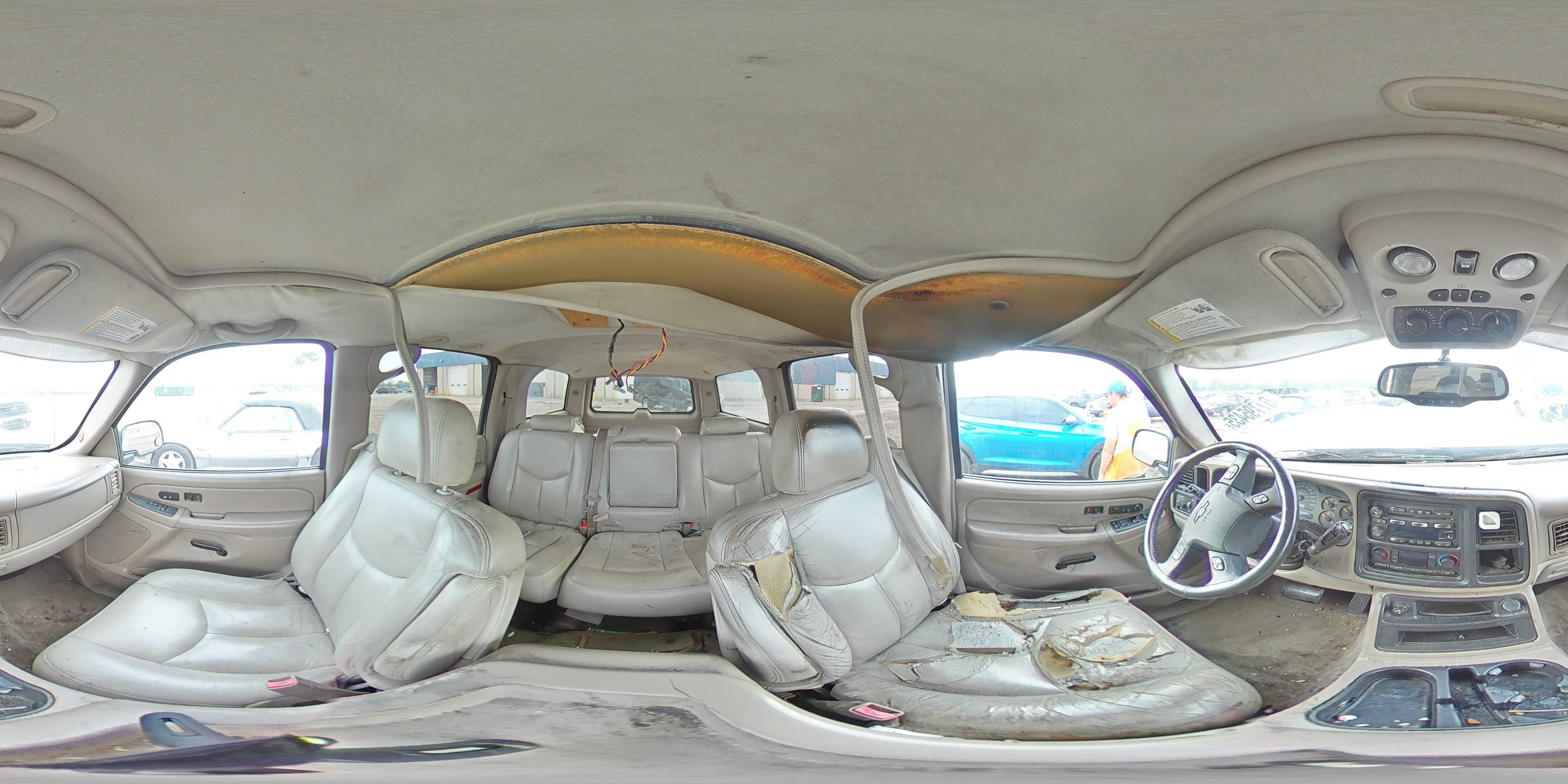 2004 Chevrolet Suburban C1500 VIN: 3GNEC16ZX4G210915 Lot: 67795435
