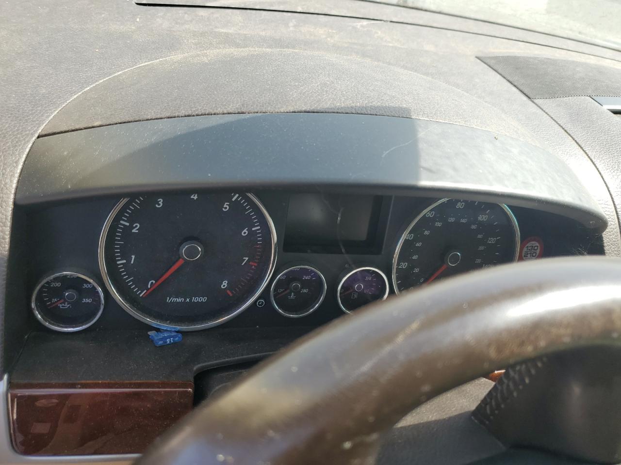 2005 Volkswagen Touareg 3.2 VIN: WVGLG77L45D057637 Lot: 70389755