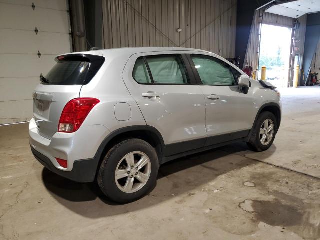  CHEVROLET TRAX 2018 Srebrny