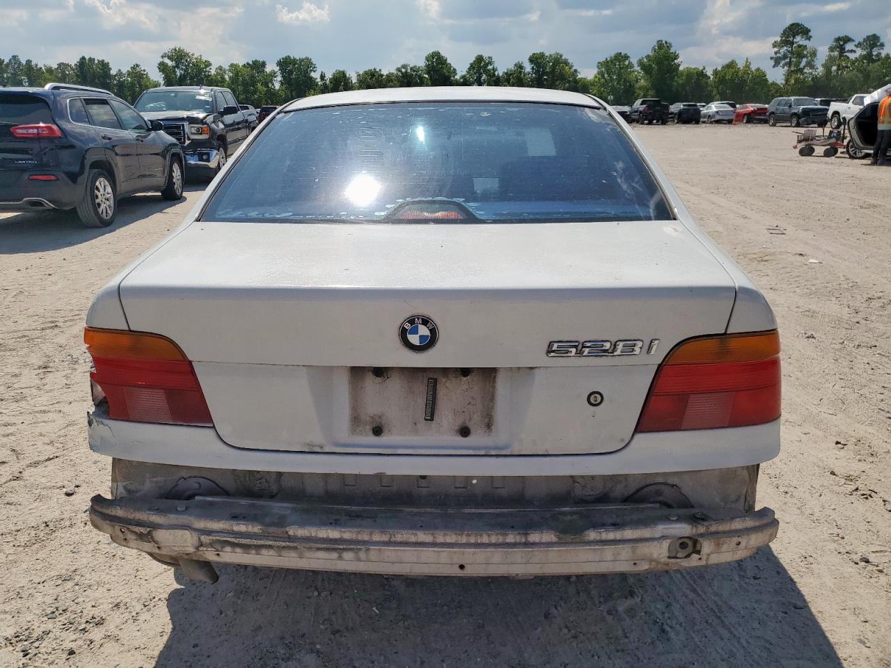 1998 BMW 528 I Automatic VIN: WBADD6325WBW48207 Lot: 68295415