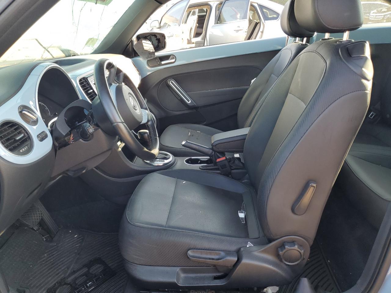 2013 Volkswagen Beetle VIN: 3VWJP7AT6DM678477 Lot: 68266155