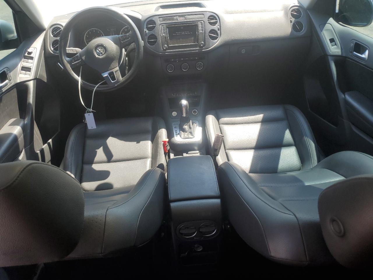 2017 Volkswagen Tiguan Wolfsburg VIN: WVGSV7AX2HK041370 Lot: 68865975