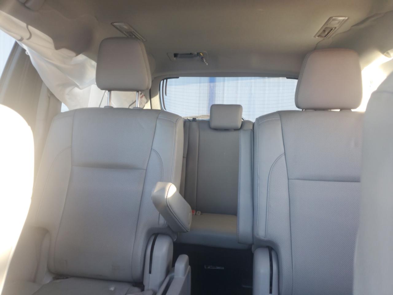 2019 Toyota Highlander Limited VIN: 5TDYZRFHXKS353856 Lot: 70135945