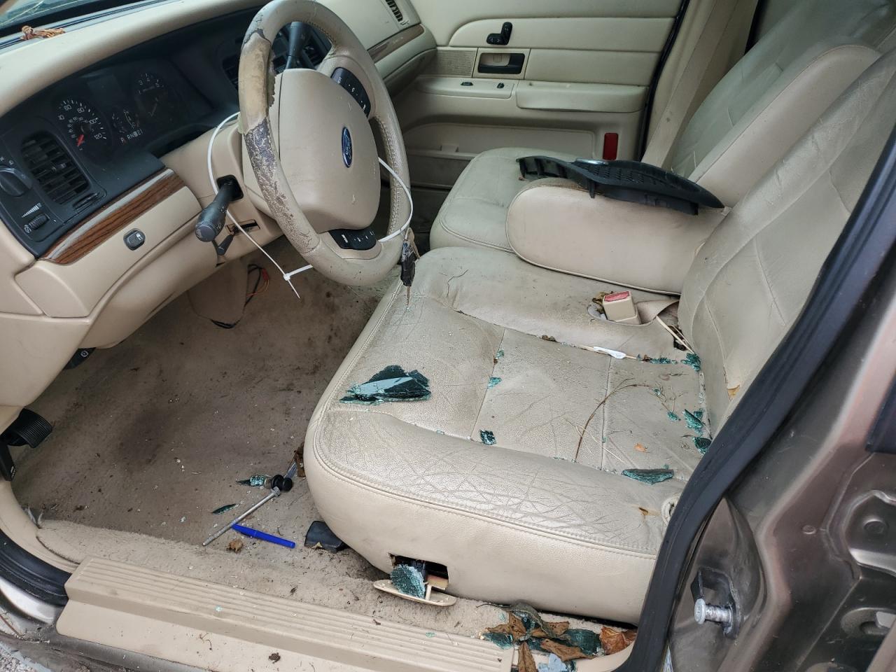 2006 Ford Crown Victoria Lx VIN: 2FAFP74W96X132350 Lot: 68012155