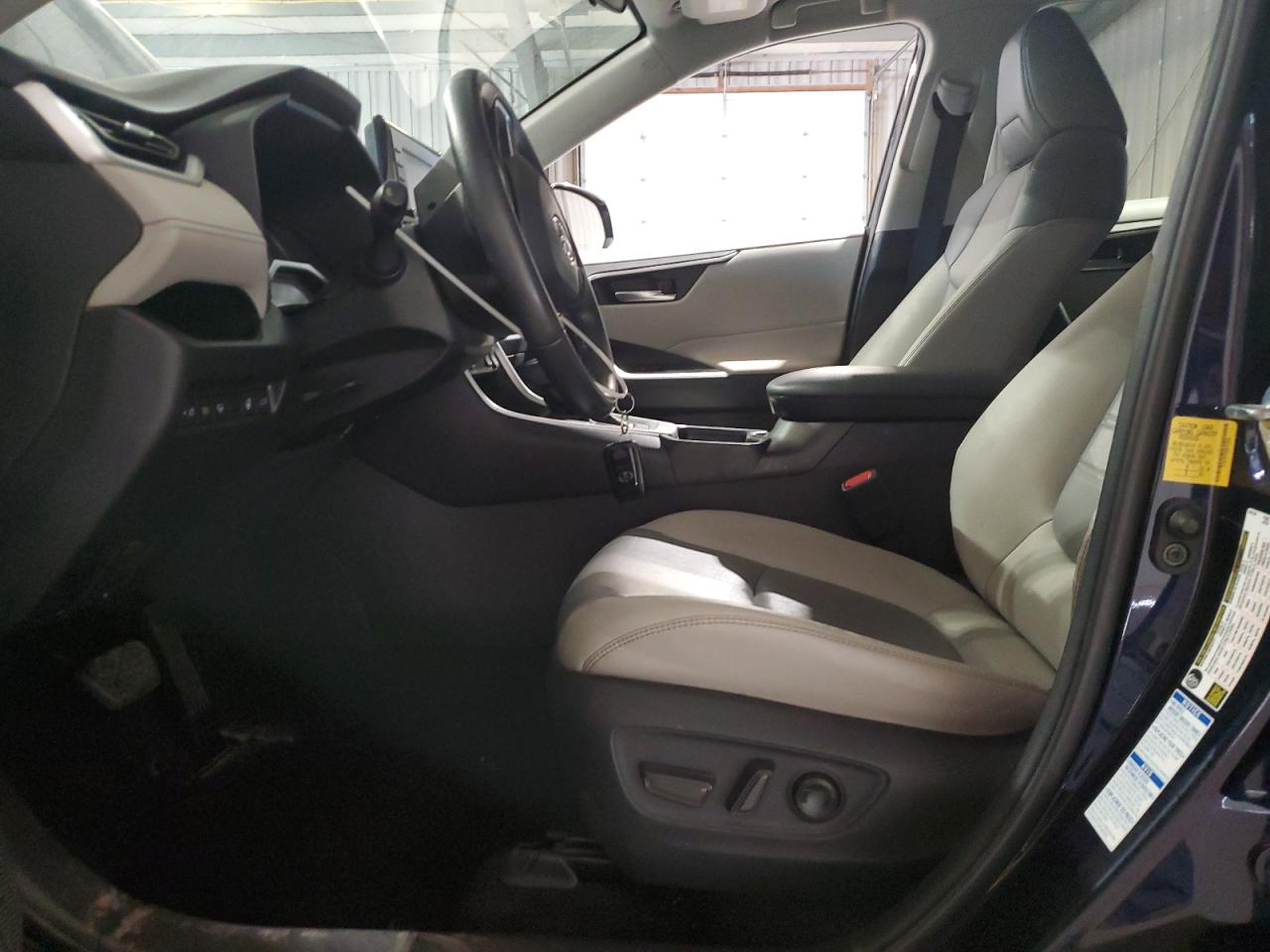 2021 Toyota Rav4 Xle Premium VIN: JTMA1RFV0MD074123 Lot: 70102225