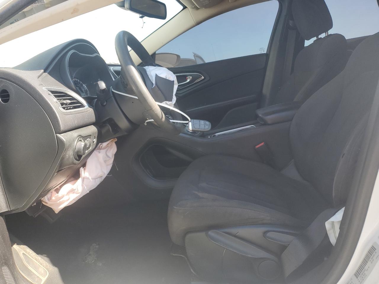 2015 Chrysler 200 Limited VIN: 1C3CCCAB8FN654587 Lot: 70171775