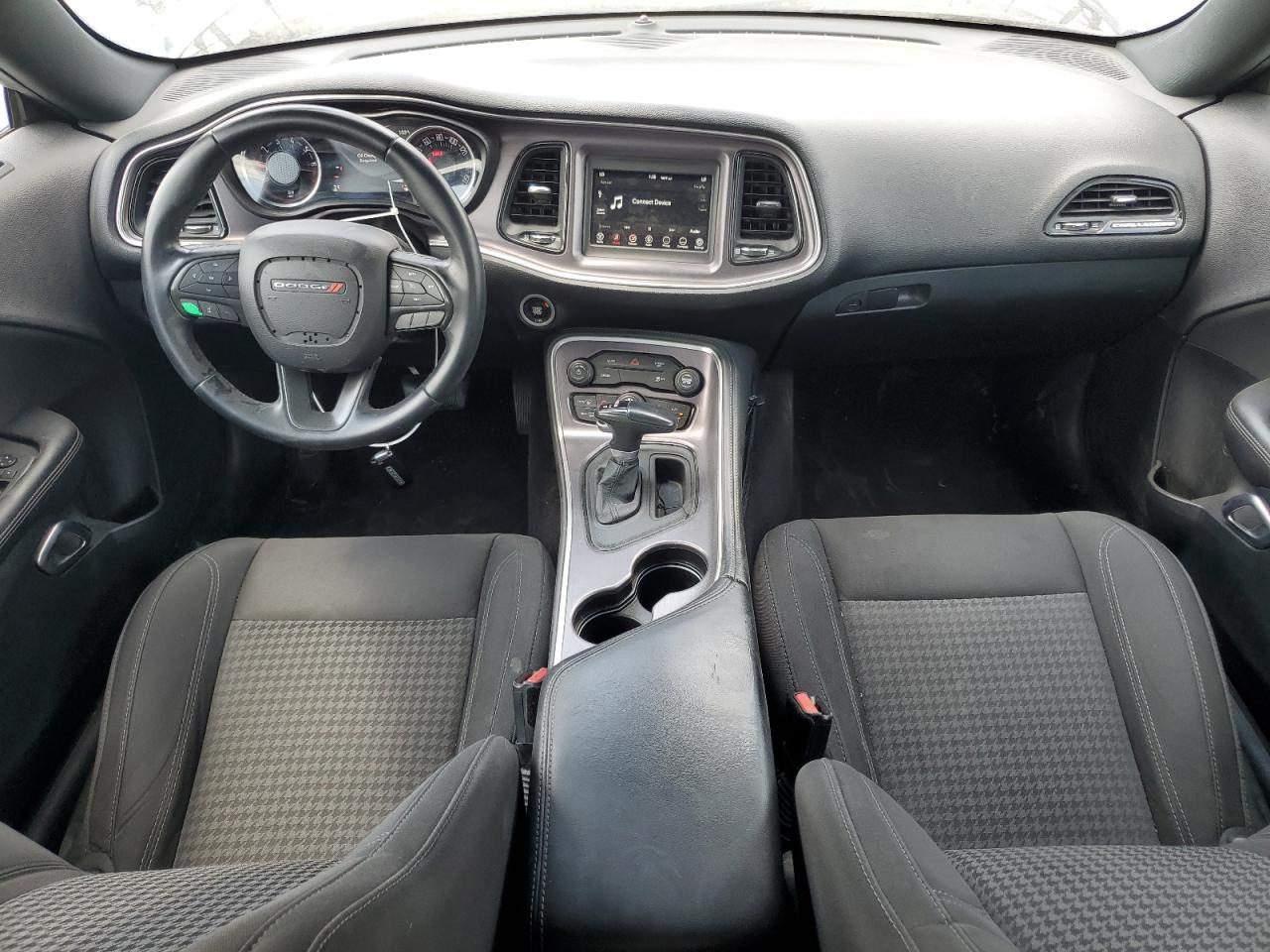 2018 Dodge Challenger Sxt VIN: 2C3CDZAGXJH199867 Lot: 69442305