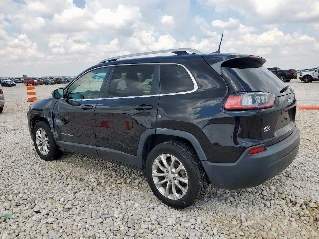 2019 Jeep Cherokee Latitude black null gas 1C4PJLCB7KD340591 photo #3