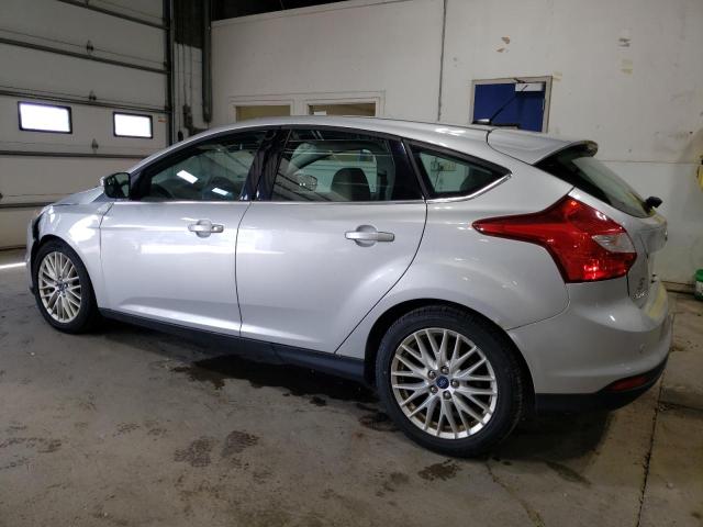 Hatchbacks FORD FOCUS 2012 Srebrny