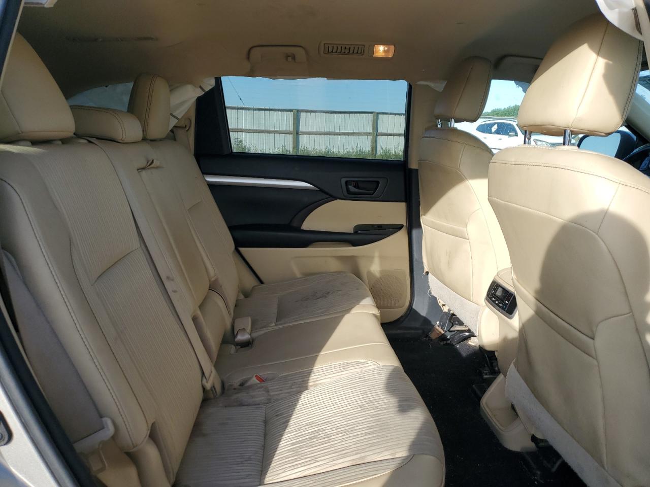 2016 Toyota Highlander Le VIN: 5TDBKRFH7GS324557 Lot: 67136585