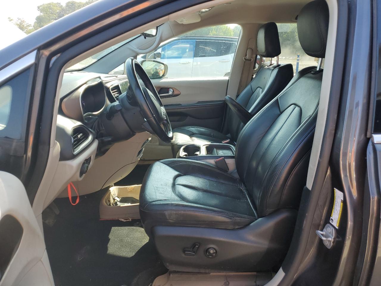 2018 Chrysler Pacifica Touring L VIN: 2C4RC1BG5JR317889 Lot: 68026945