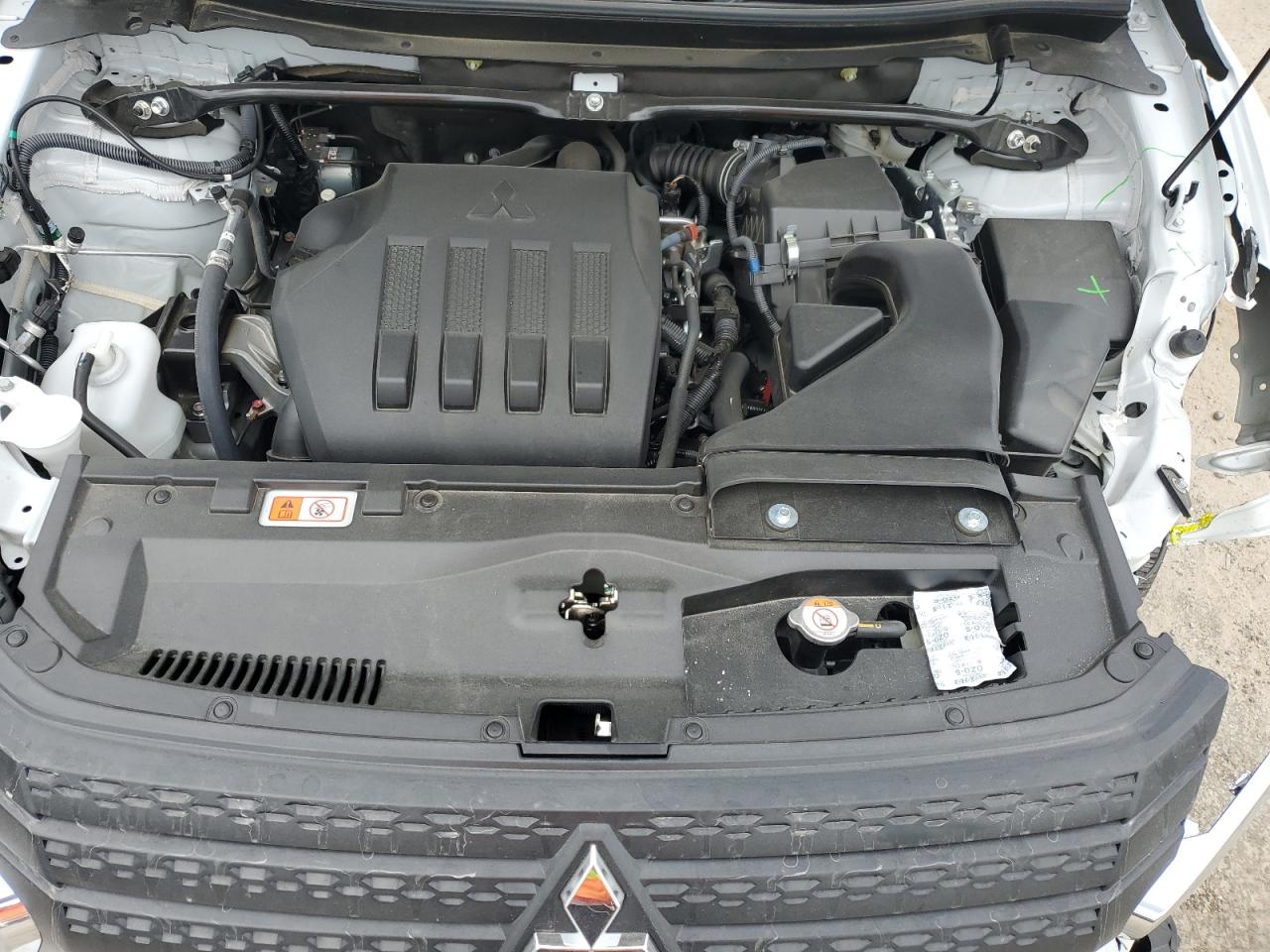 2024 Mitsubishi Eclipse Cross Es VIN: JA4ATUAA2RZ006735 Lot: 68901355