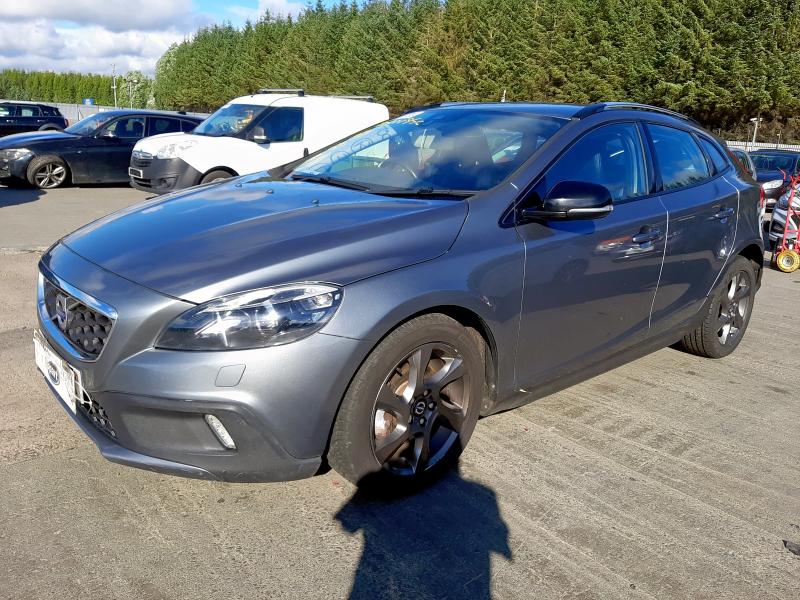 2015 VOLVO V40 CROSS COUNTRY LUX for sale at Copart WHITBURN