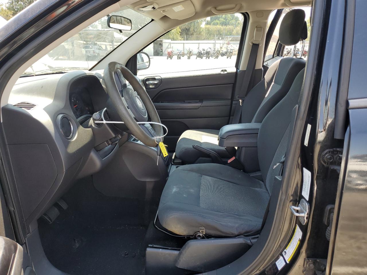 2011 Jeep Compass Sport VIN: 1J4NT1FA0BD137755 Lot: 69515235