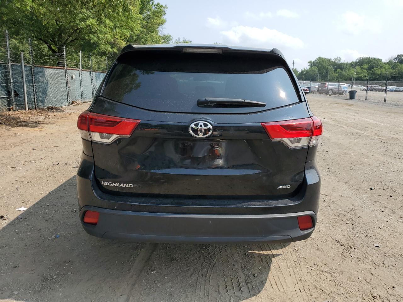 2019 Toyota Highlander Le VIN: 5TDBZRFH6KS988272 Lot: 67680645