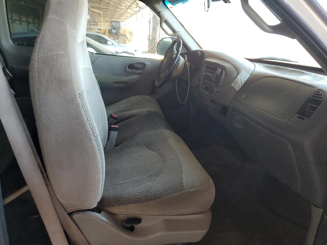 2000 Ford F150 VIN: 1FTRX17W0YKA76241 Lot: 68135235