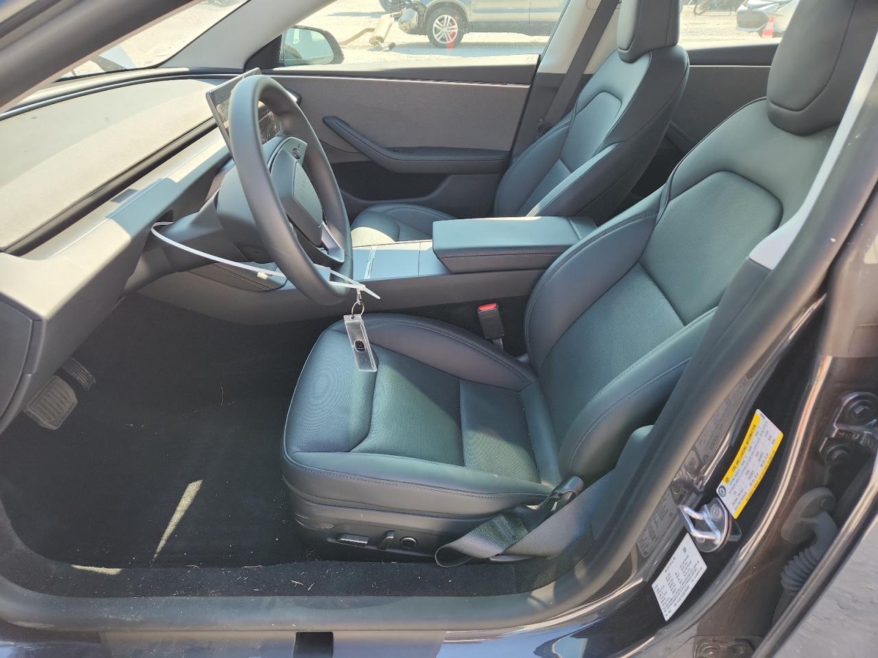 2025 Tesla Model 3 VIN: 5YJ3E1EA3SF999952 Lot: 93954355