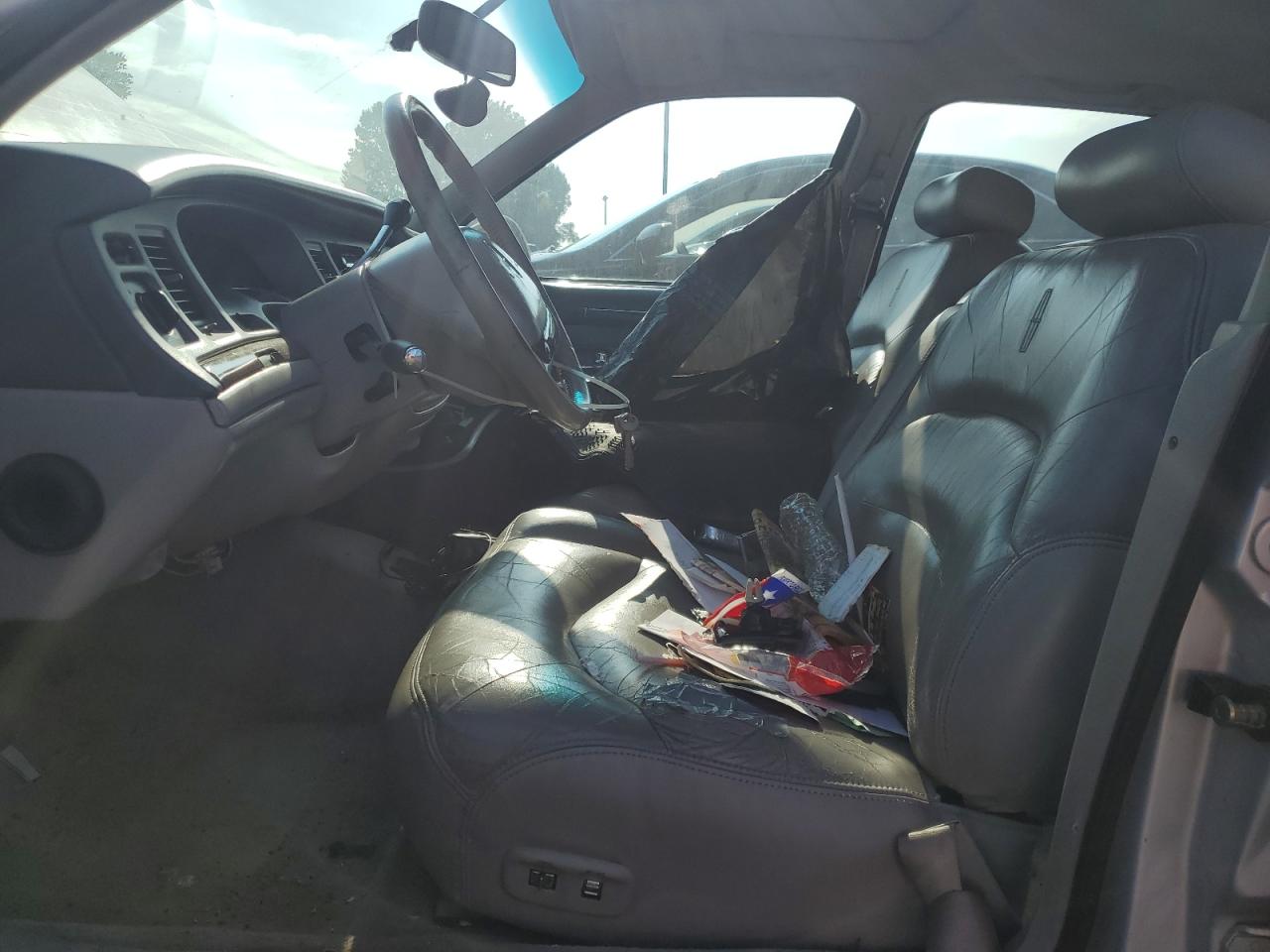 1995 Lincoln Town Car Signature VIN: 1LNLM82WXSY766237 Lot: 68703135