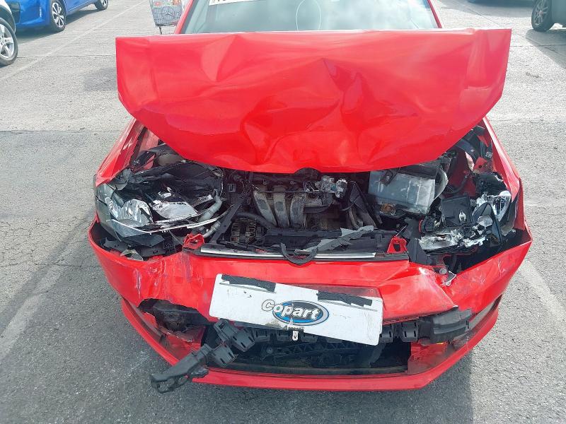 2015 VOLKSWAGEN POLO SE