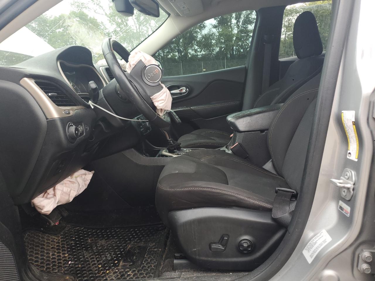 2015 Jeep Cherokee Latitude VIN: 1C4PJLCS0FW537175 Lot: 69350425