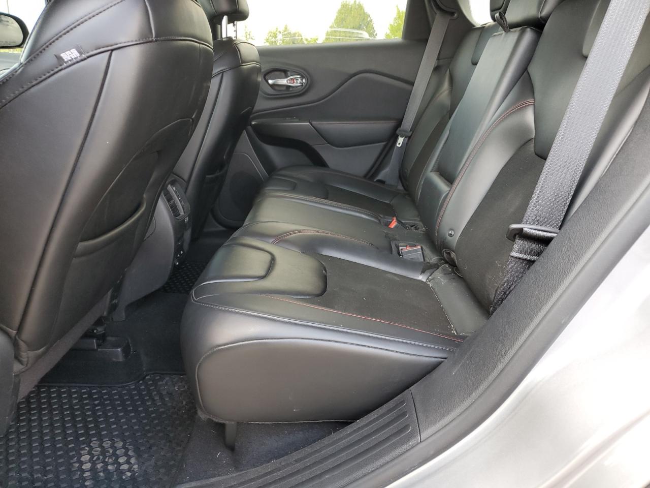 2019 Jeep Cherokee Trailhawk VIN: 1C4PJMBX5KD460053 Lot: 70031985