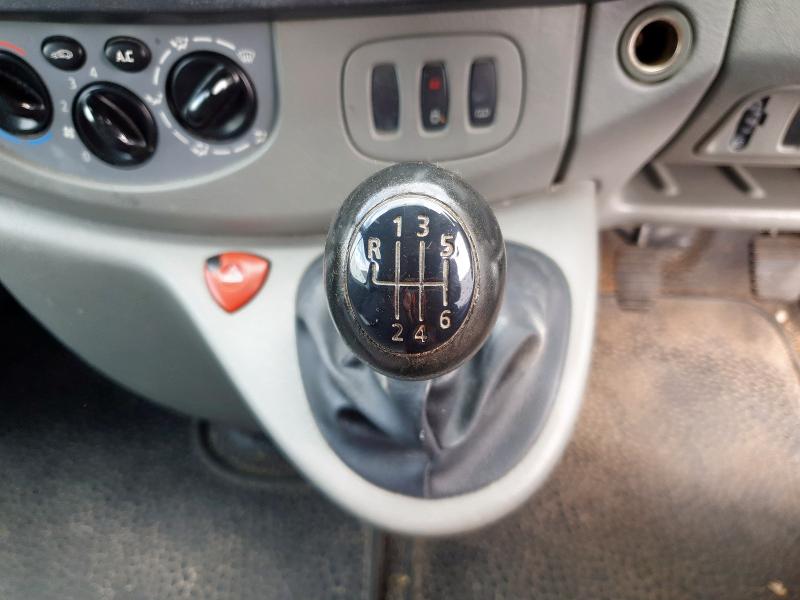 2012 RENAULT TRAFIC 