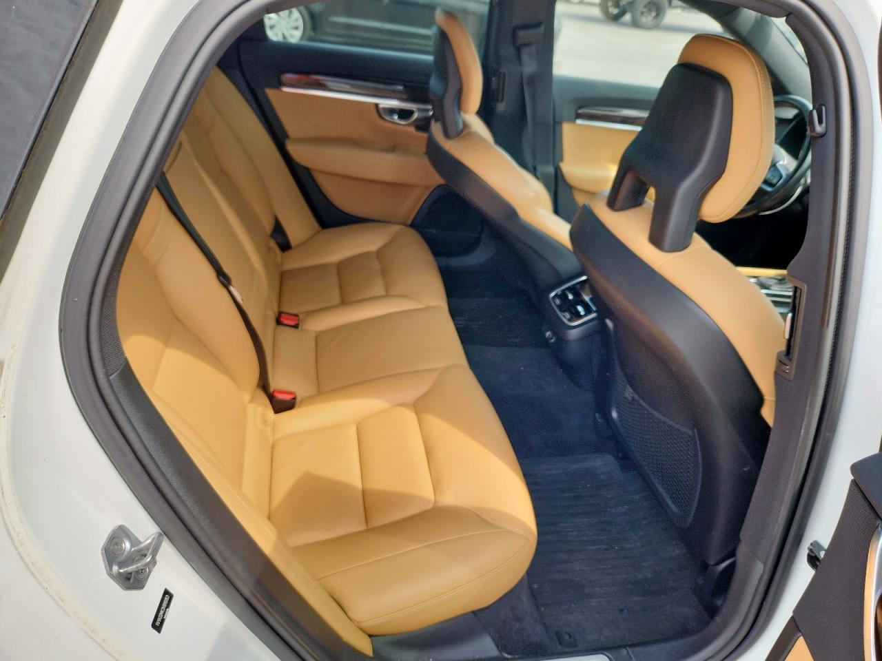 2017 Volvo S90 T6 Momentum VIN: YV1A22MK3H1013153 Lot: 70625425