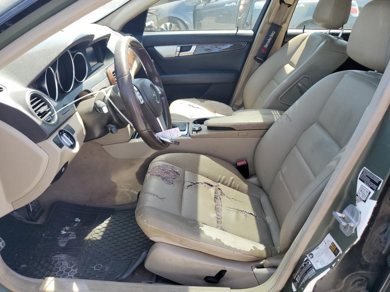 2014 Mercedes-Benz C 250 VIN: WDDGF4HB2EA953858 Lot: 70367845