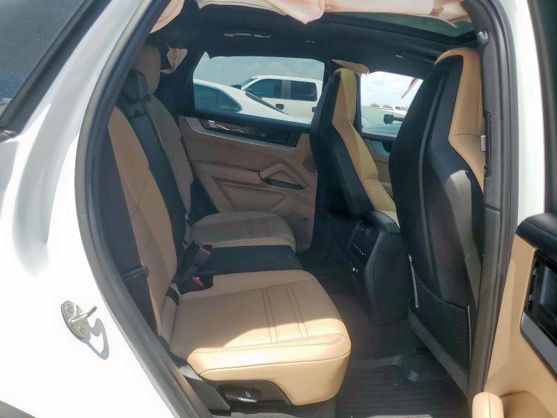 2024 PORSCHE CAYENNE E-HYBRID  