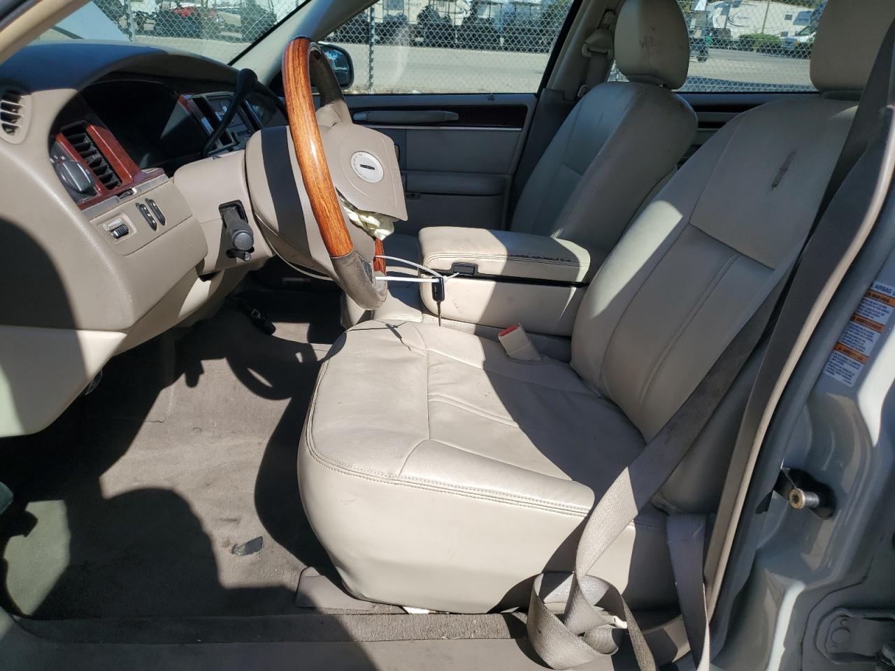 2004 Lincoln Town Car Ultimate VIN: 1LNHM83WX4Y619178 Lot: 70597155