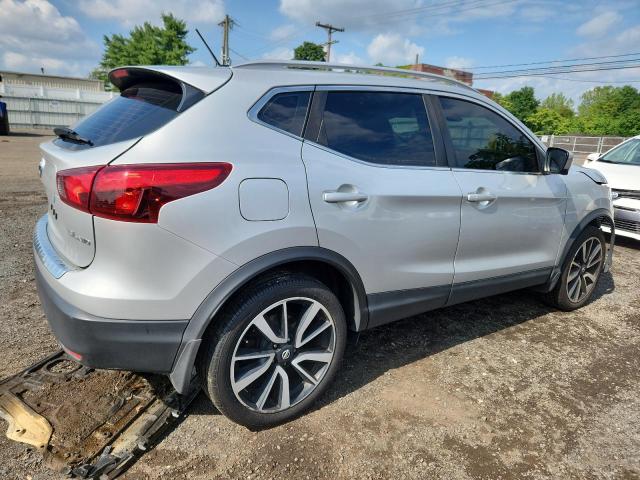  NISSAN ROGUE 2017 Серебристый
