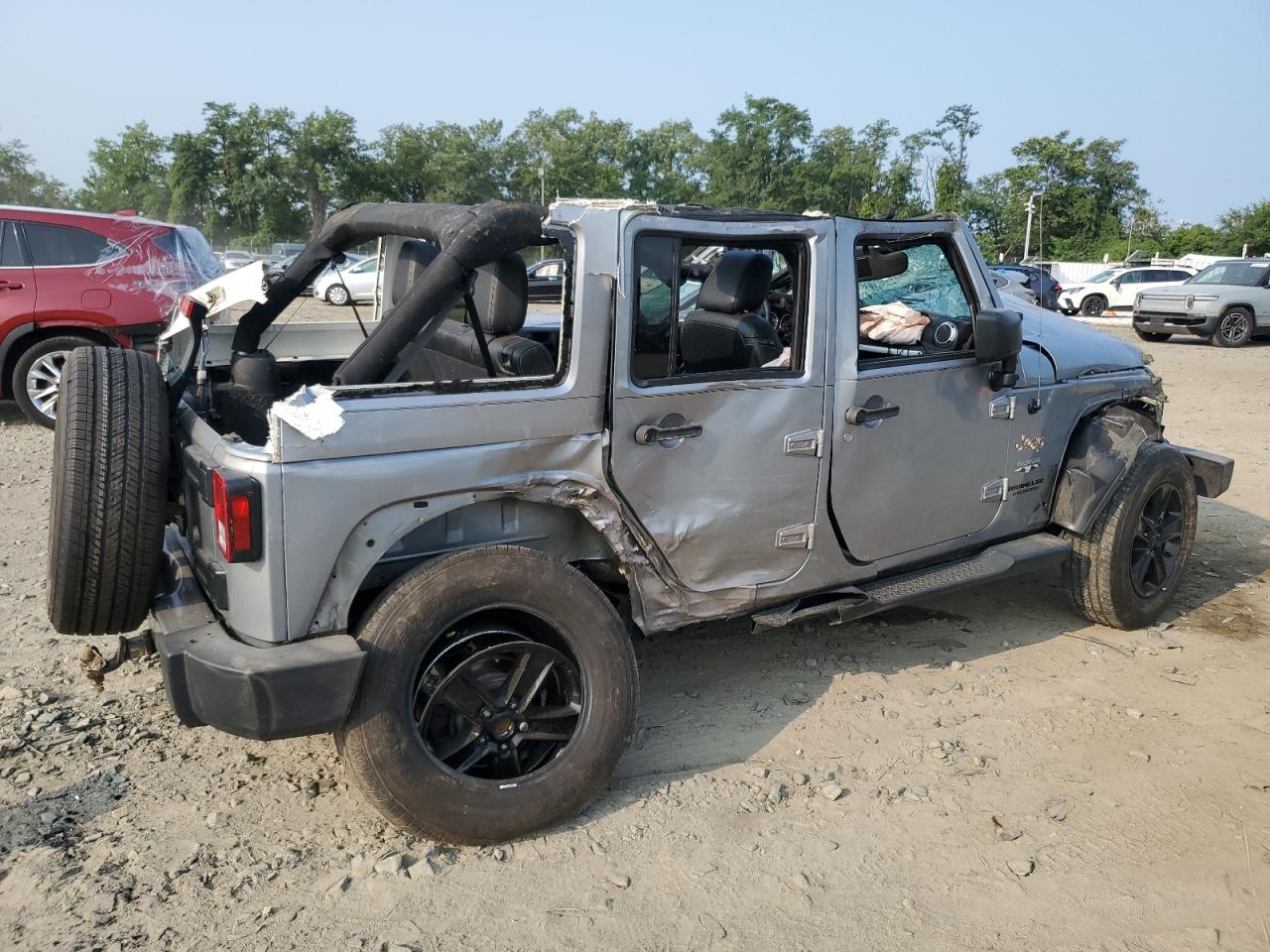 2016 Jeep Wrangler Unlimited Sahara silver null flexible 1C4HJWEG9GL231433 photo #4