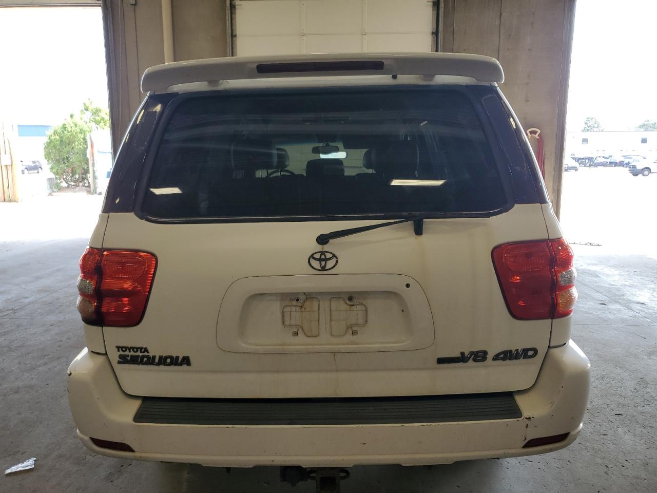 2004 Toyota Sequoia Limited VIN: 5TDBT48A24S205536 Lot: 68139255