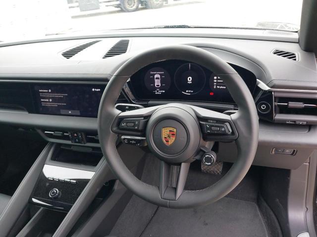 2024 PORSCHE MACAN 4