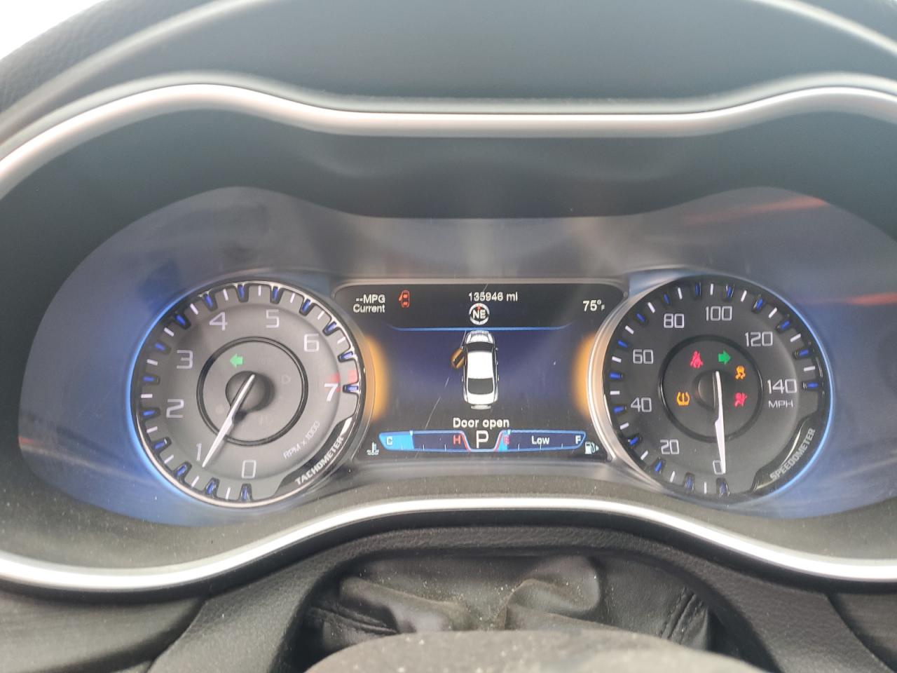 2015 Chrysler 200 Limited VIN: 1C3CCCAB2FN529231 Lot: 70682905