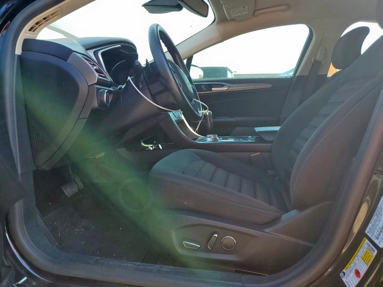 2019 Ford Fusion Se VIN: 3FA6P0HD8KR132817 Lot: 70055805