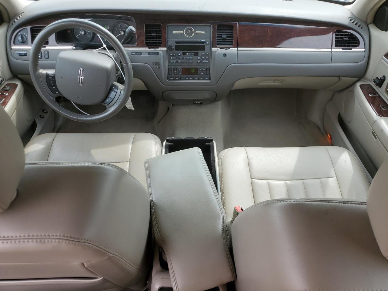 2007 Lincoln Town Car Signature VIN: 1LNHM81W27Y623751 Lot: 71100975