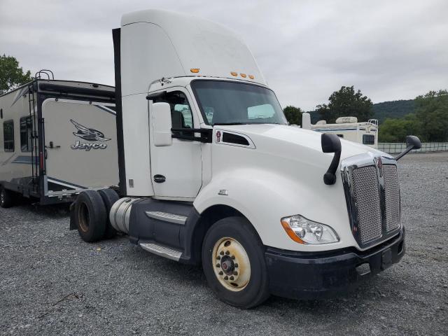 2016 KENWORTH T680 SEMI TRUCK for sale at Copart PA - HARRISBURG