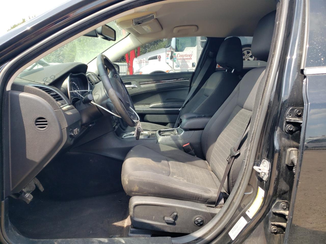 2016 Chrysler 300 Limited VIN: 2C3CCAAG9GH269937 Lot: 67589275