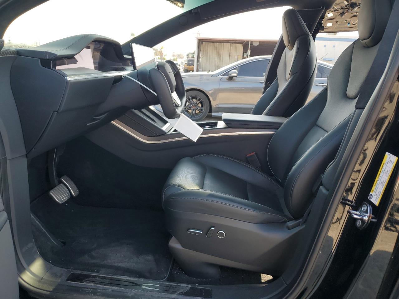 2024 Tesla Model X VIN: 7SAXCBE66RF447853 Lot: 68487645