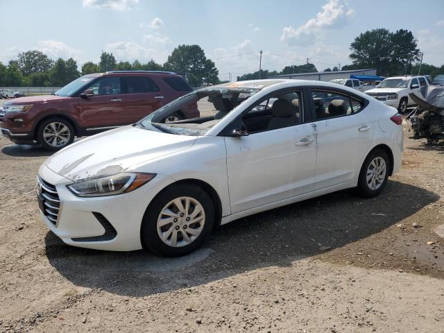  HYUNDAI ELANTRA 2017 Белы
