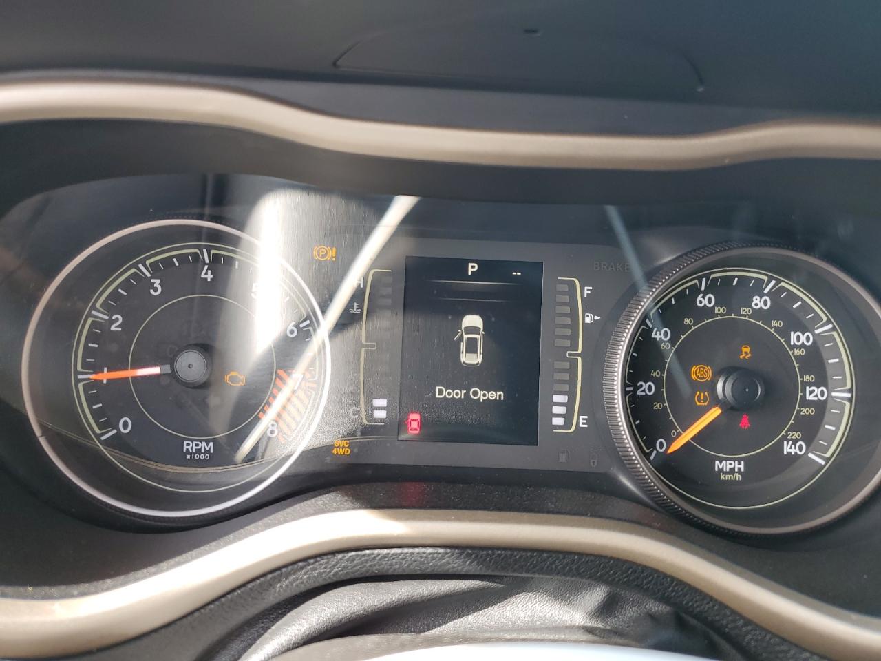 2015 Jeep Cherokee Latitude VIN: 1C4PJMCS0FW523573 Lot: 69290605