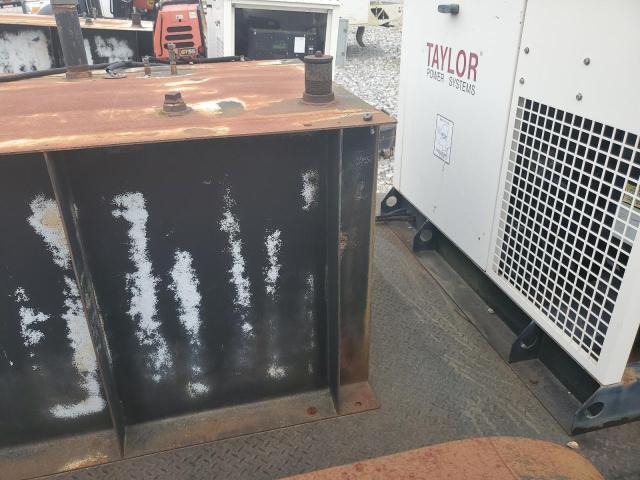  TAYLOR UNKNOWN 2003 Белый