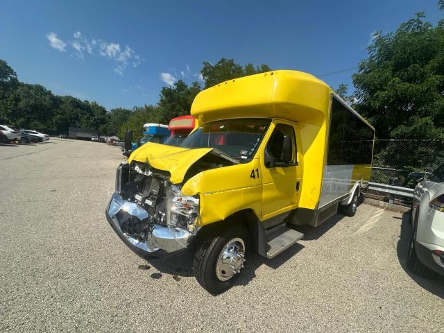2019 Ford Econoline E450 Super Duty Cutaway Van