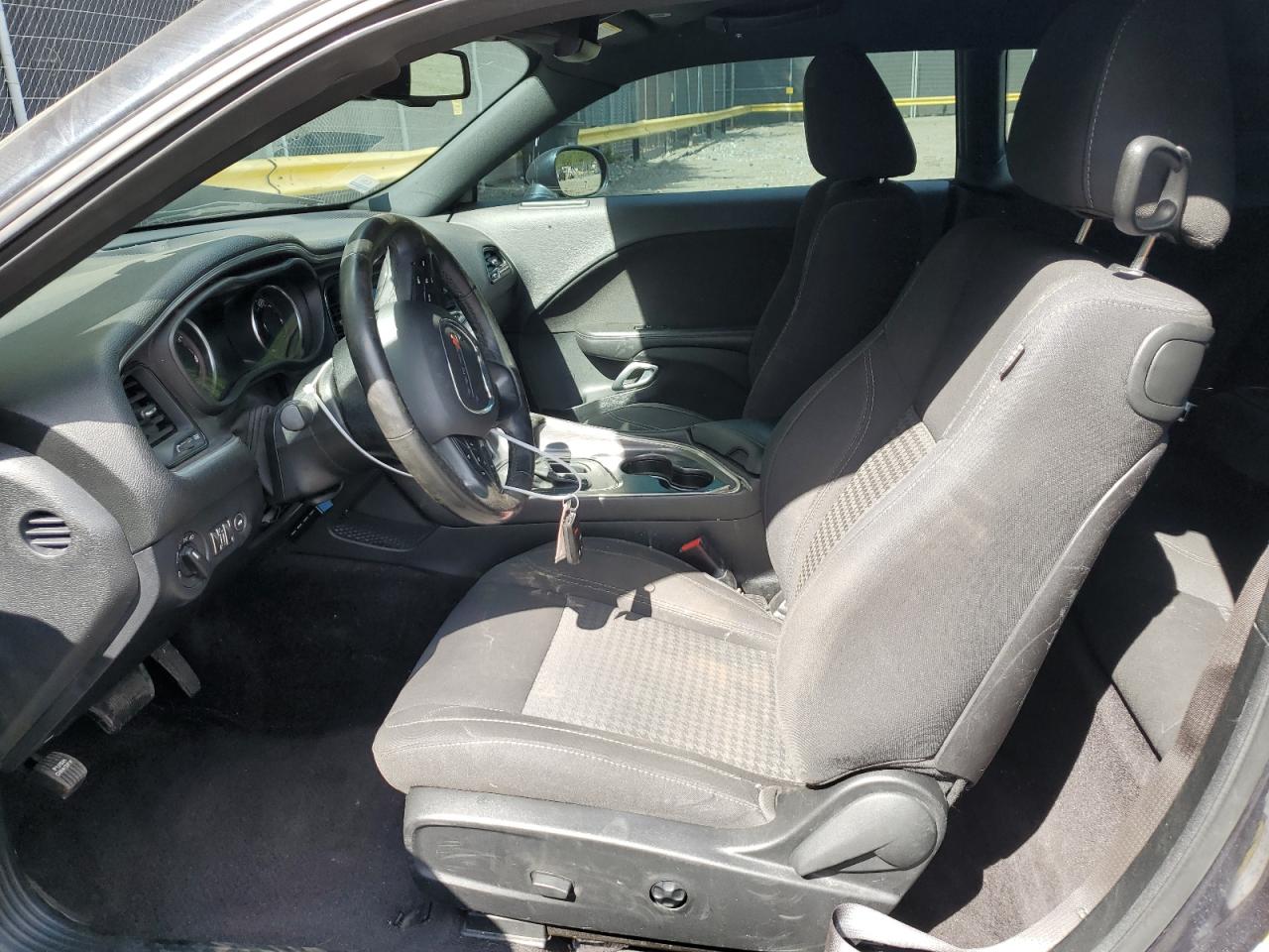 2018 Dodge Challenger Sxt VIN: 2C3CDZAG1JH132459 Lot: 70525595