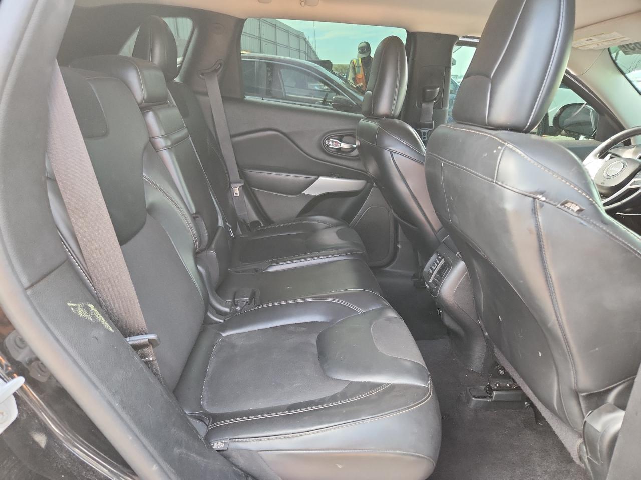 2018 Jeep Cherokee Latitude Plus VIN: 1C4PJMLB0JD507104 Lot: 70553465