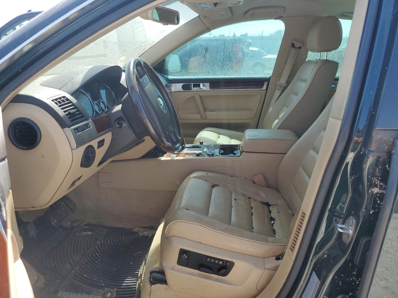 2005 Volkswagen Touareg 3.2 VIN: WVGLG77L45D057637 Lot: 70389755